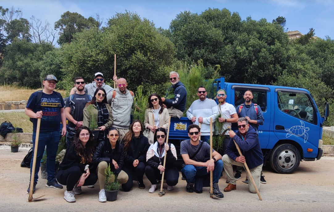 Earth Day 2023 – Videoslots hosts tree planting event with ‘Coast is Clear’ foundation